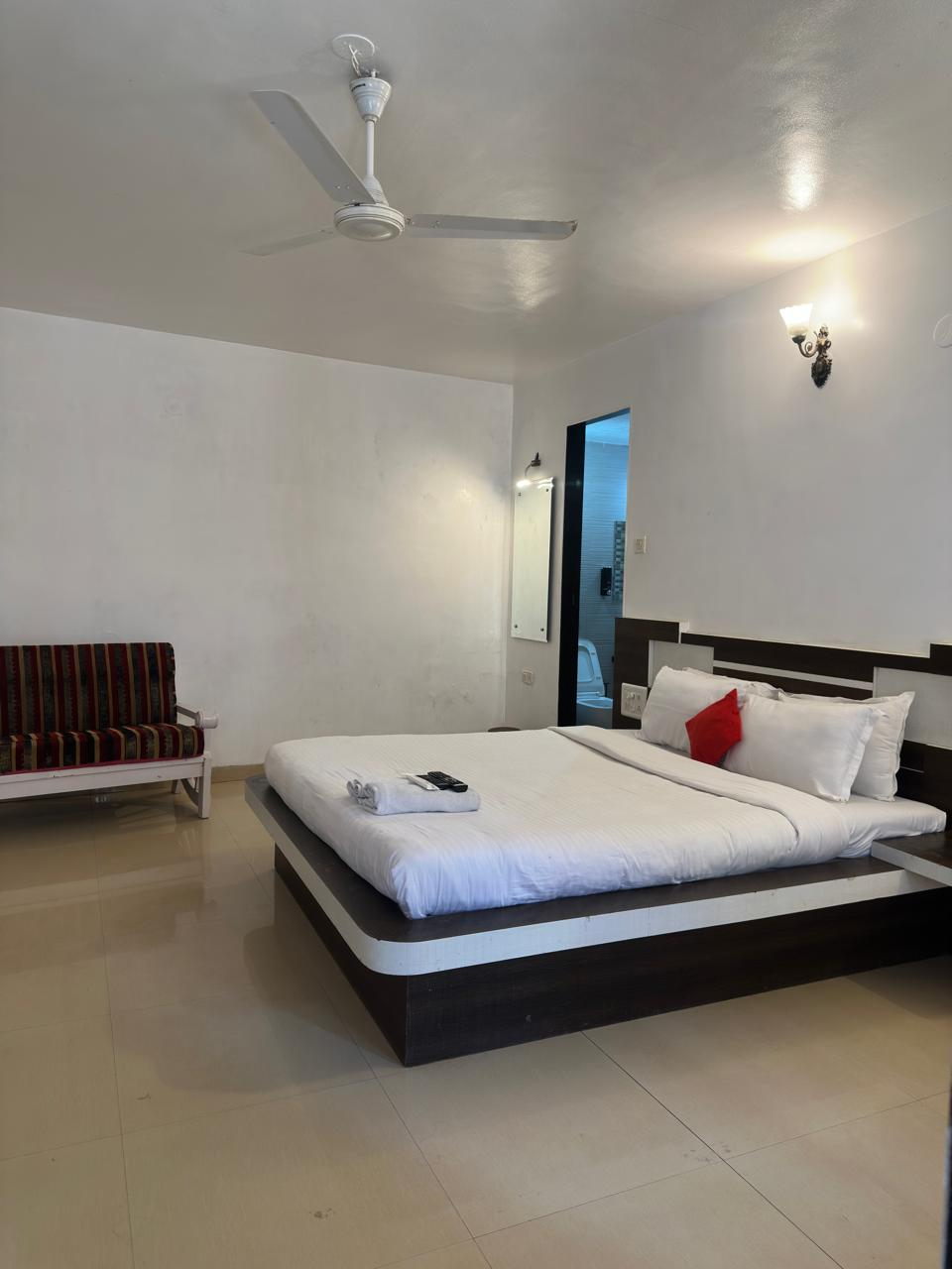 Deluxe Non ac room